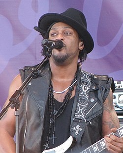 D'Angelo (US)